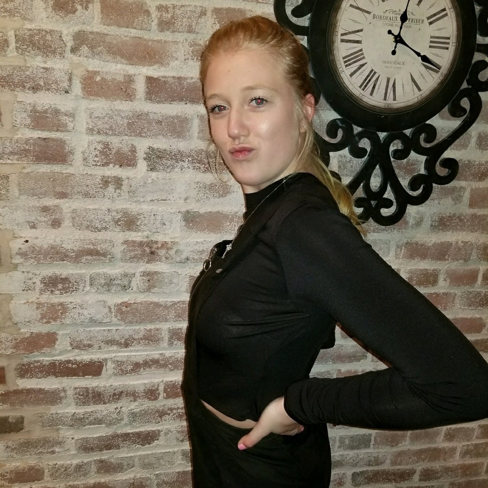 Meet your Posher, Alee